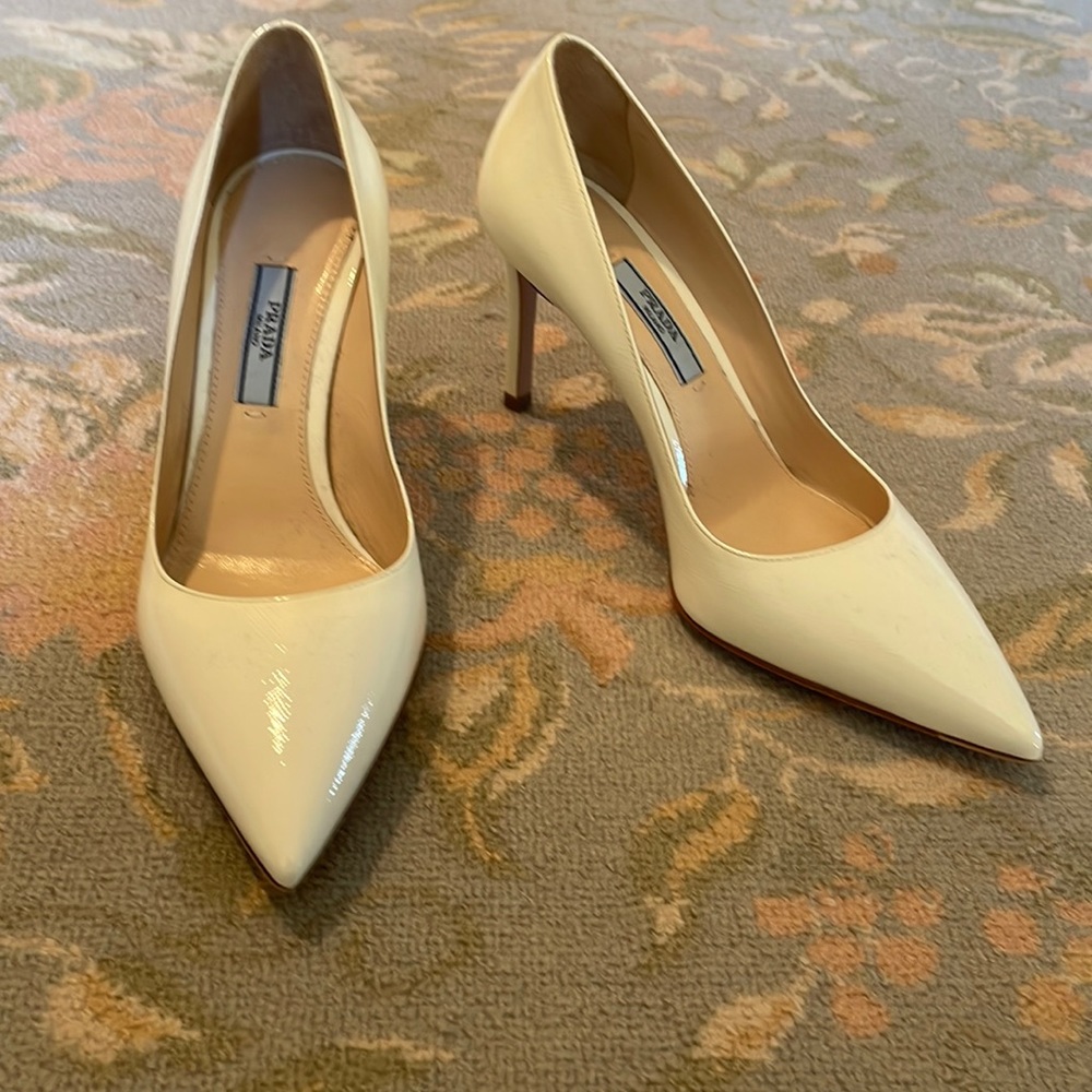 Prada White Leather High Heals - Size 35.5 - Made in Milano, Italia